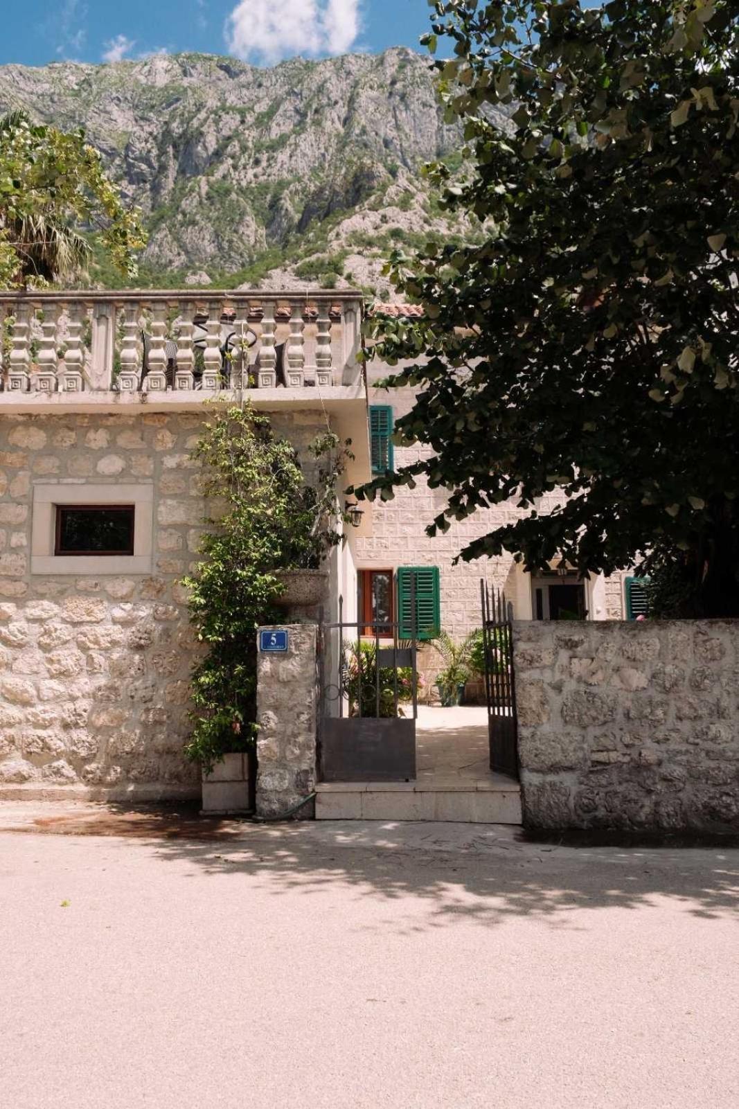 Mareta Loft Apartment Kotor Exterior photo